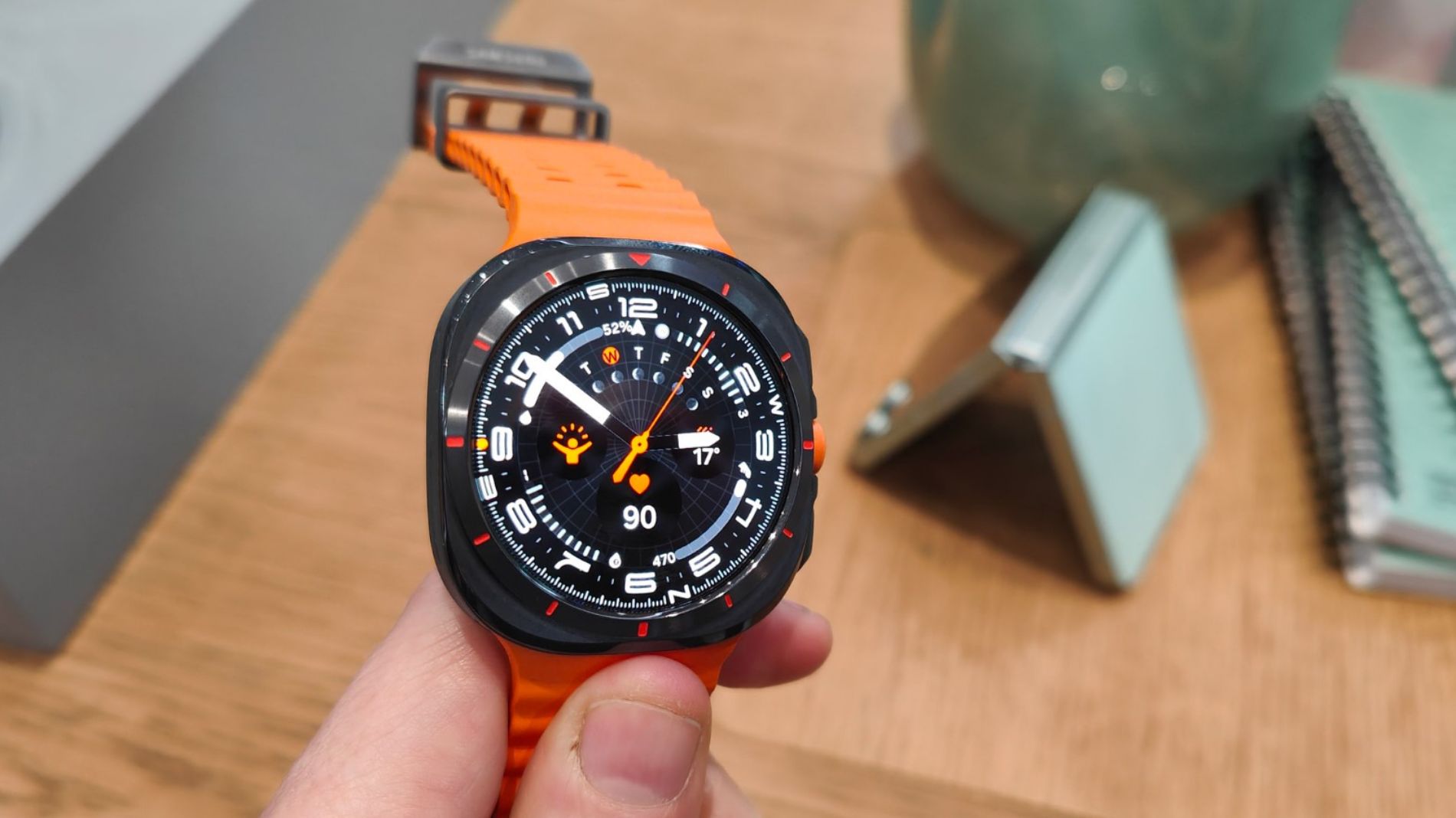 Hình ảnh cho danh mục Đánh giá Galaxy Watch Ultra 2 chi tiết: Đồng hồ thể thao bứt phá mọi giới hạn